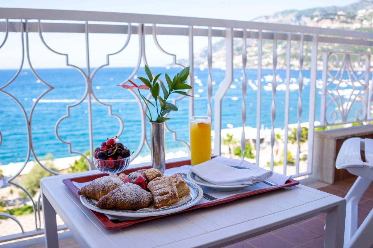 Hotel Pietra Di Luna ไมยอรี ภายนอก รูปภาพ