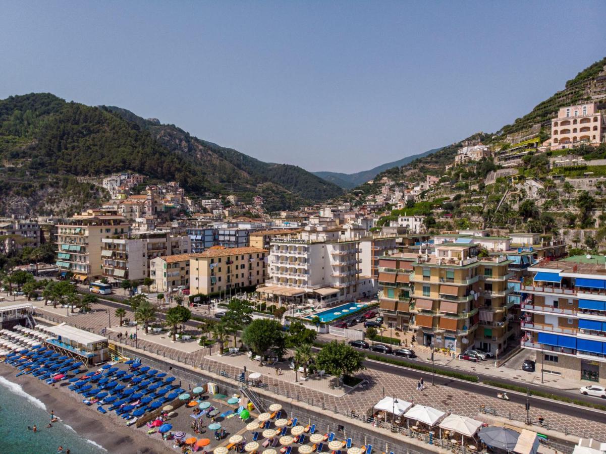 Hotel Pietra Di Luna ไมยอรี ภายนอก รูปภาพ