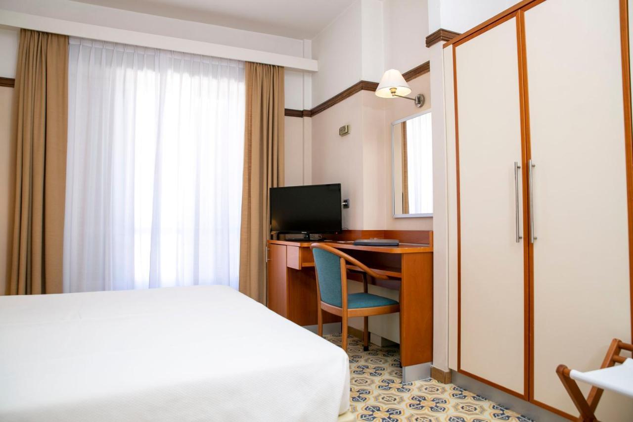 Hotel Pietra Di Luna ไมยอรี ภายนอก รูปภาพ
