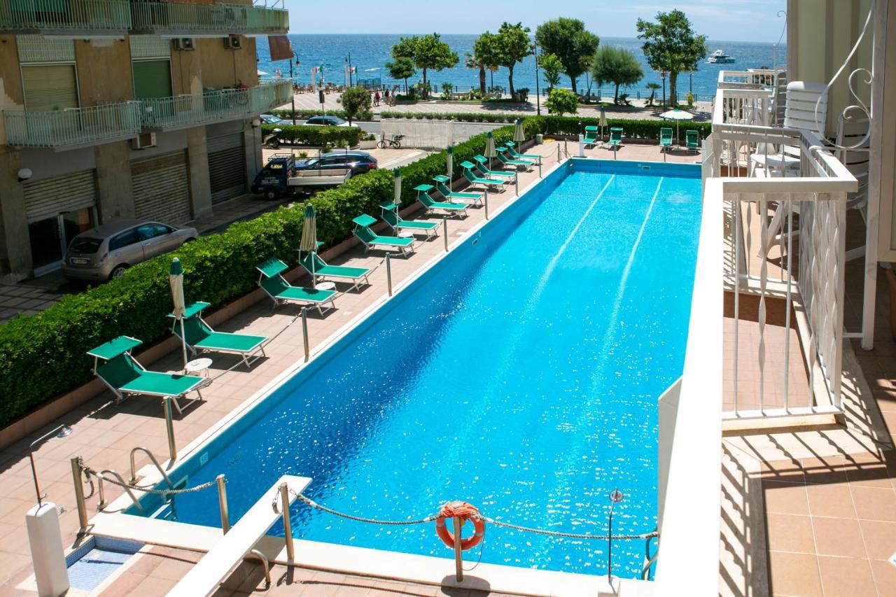 Hotel Pietra Di Luna ไมยอรี ภายนอก รูปภาพ