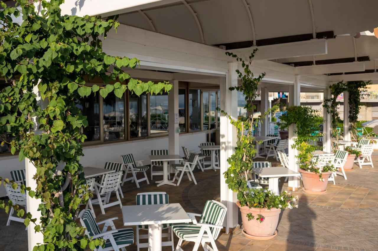 Hotel Pietra Di Luna ไมยอรี ภายนอก รูปภาพ
