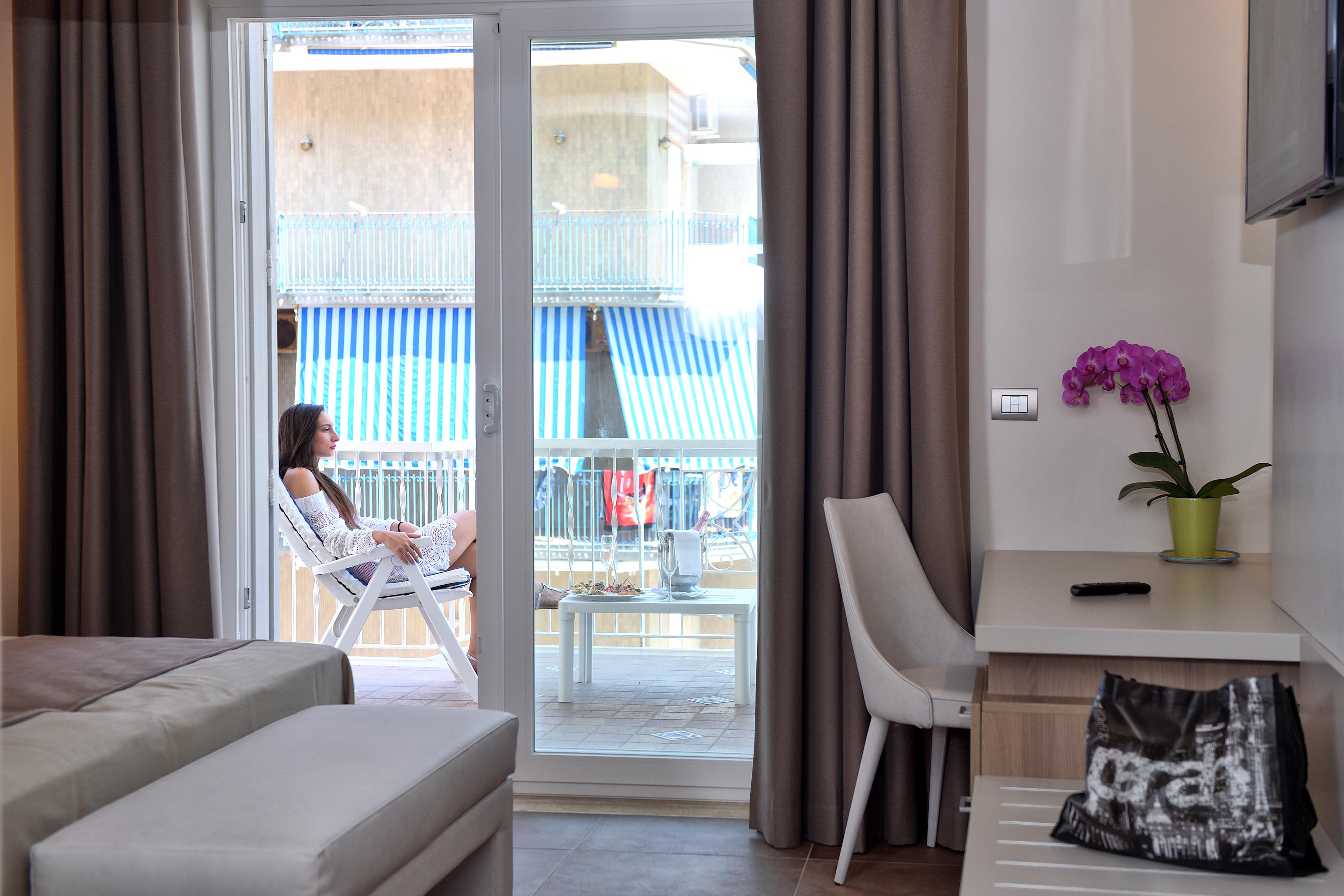 Hotel Pietra Di Luna ไมยอรี ภายนอก รูปภาพ