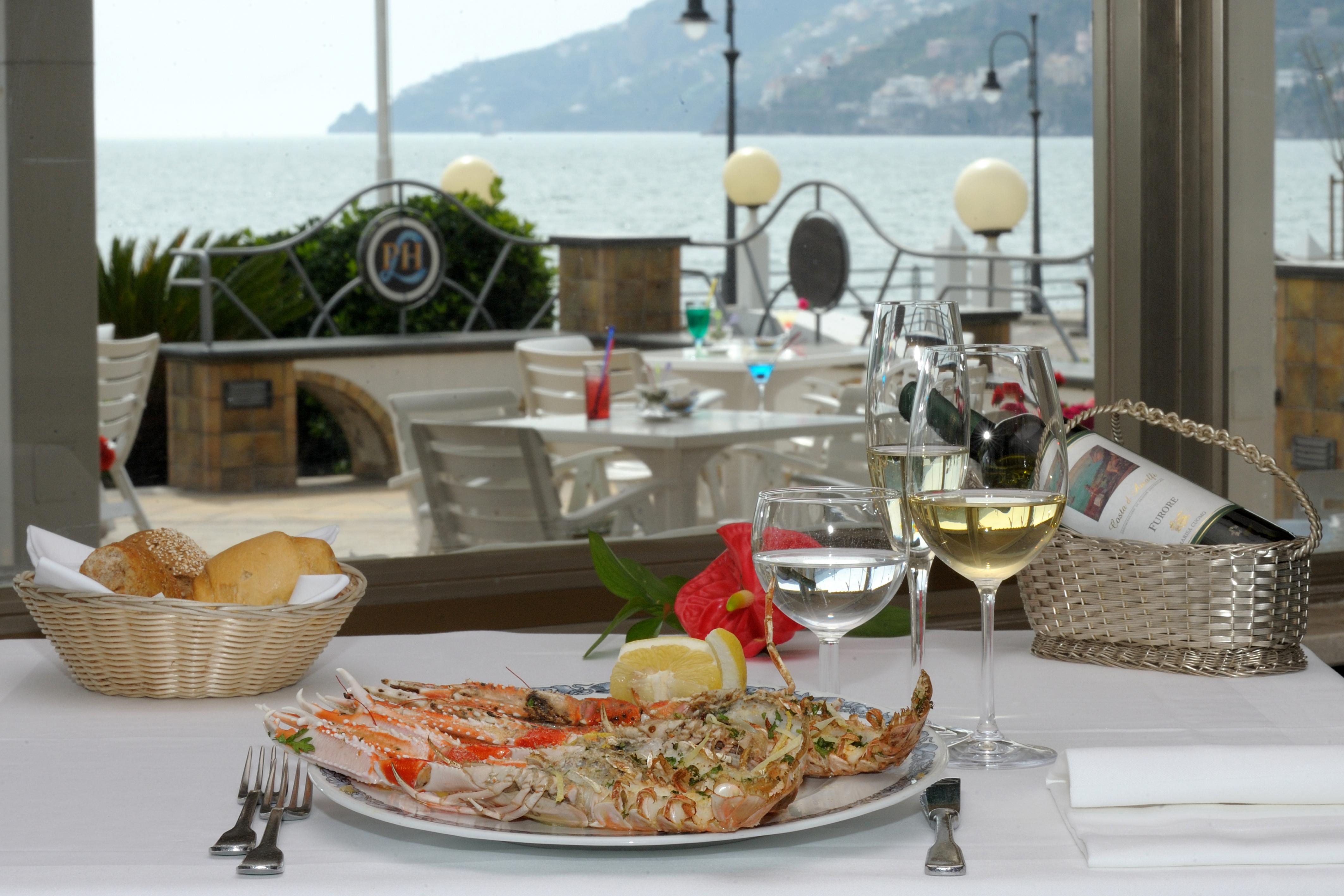 Hotel Pietra Di Luna ไมยอรี ภายนอก รูปภาพ