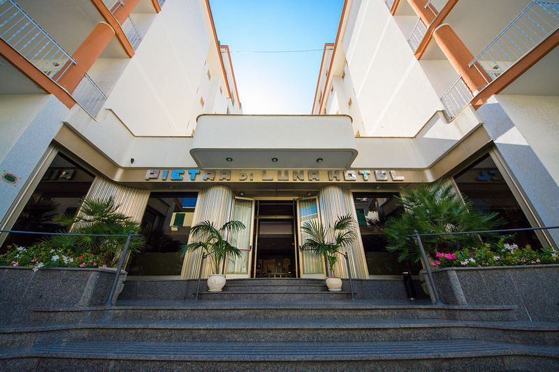 Hotel Pietra Di Luna ไมยอรี ภายนอก รูปภาพ