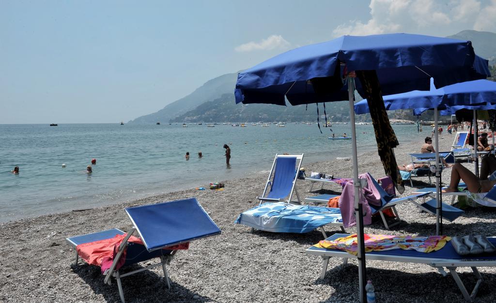 Hotel Pietra Di Luna ไมยอรี ภายนอก รูปภาพ