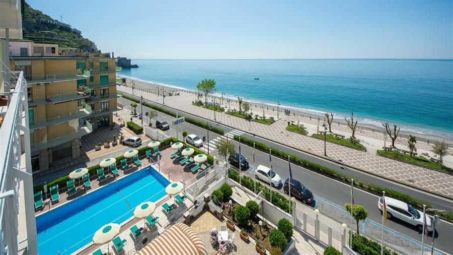 Hotel Pietra Di Luna ไมยอรี ภายนอก รูปภาพ